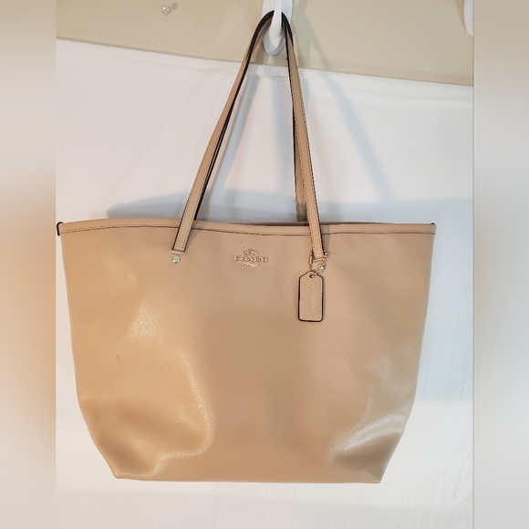 Coach Handbags - Coach Tan Large Crossgrain Street Tote Shoulder Bag Purse